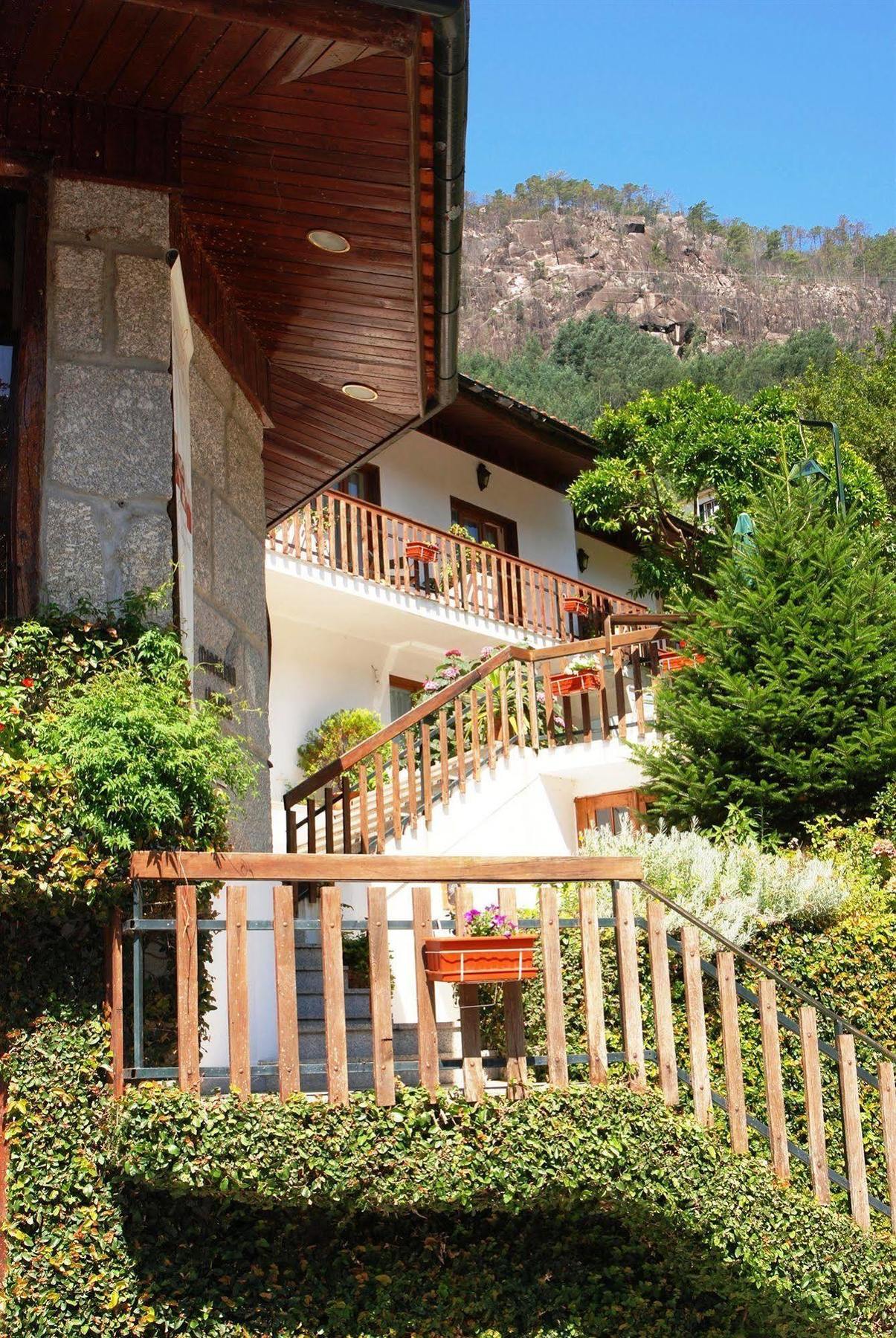 Hotel Carvalho Araujo Geres Bagian luar foto