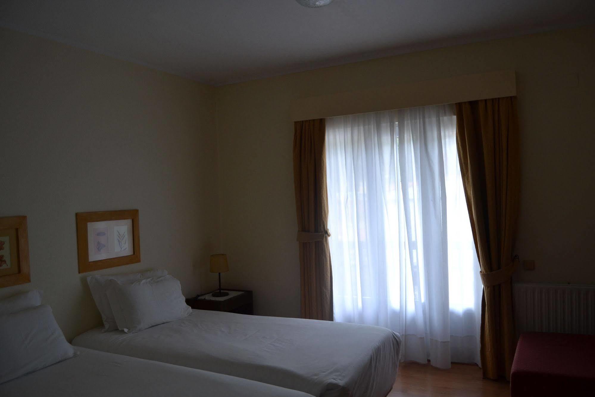 Hotel Carvalho Araujo Geres Bagian luar foto